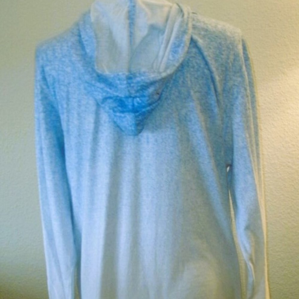 Ocean Current Size Medium Light Blue Heather Ombr… - image 4